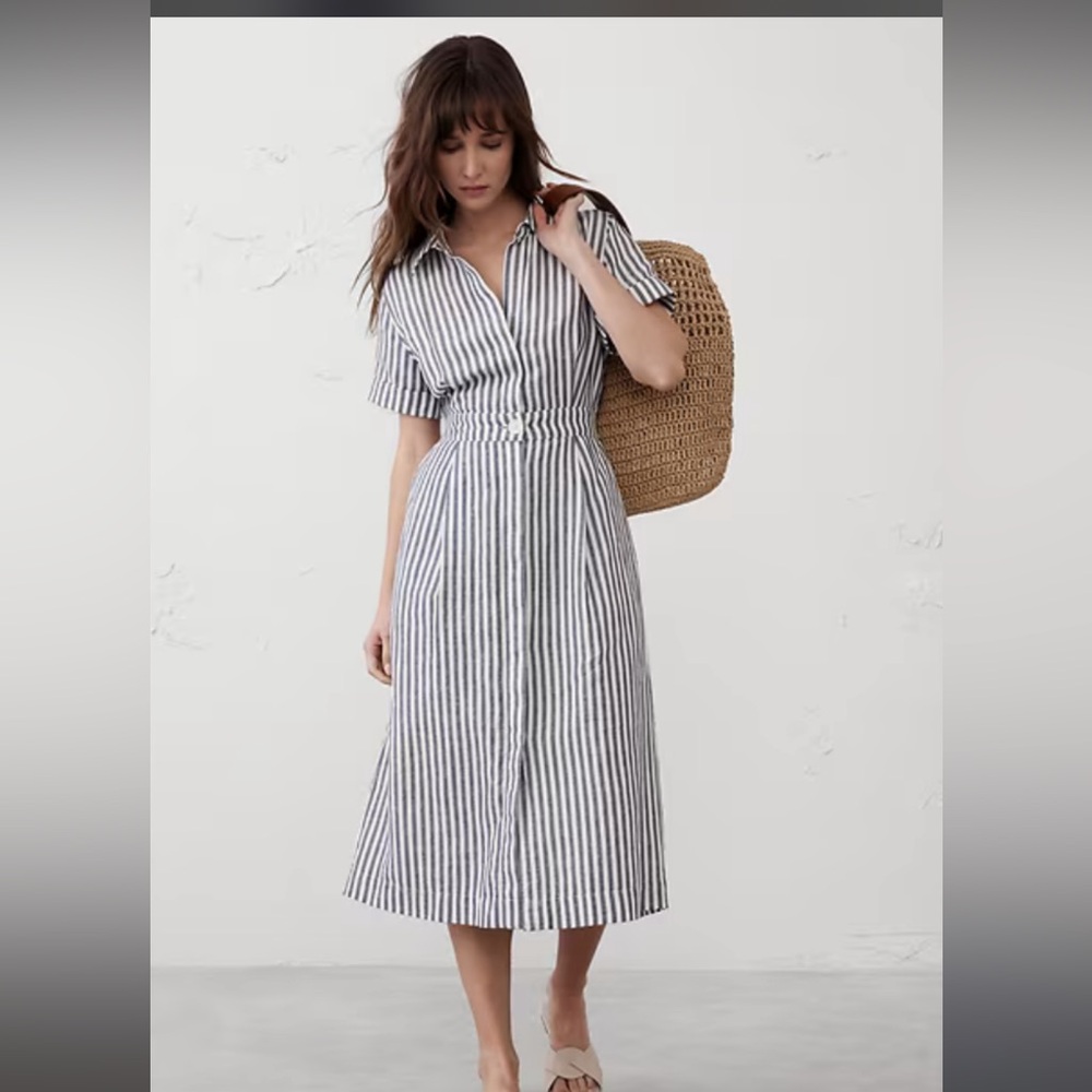 Banana Republic NWT size M linen blend dress with pockets.